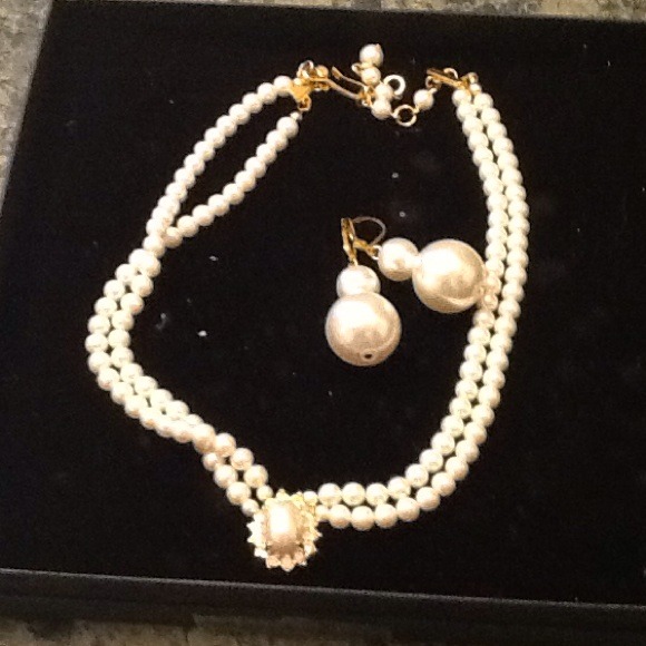 Costume jewelry set reduced