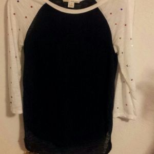 Black and white sleeve shirt