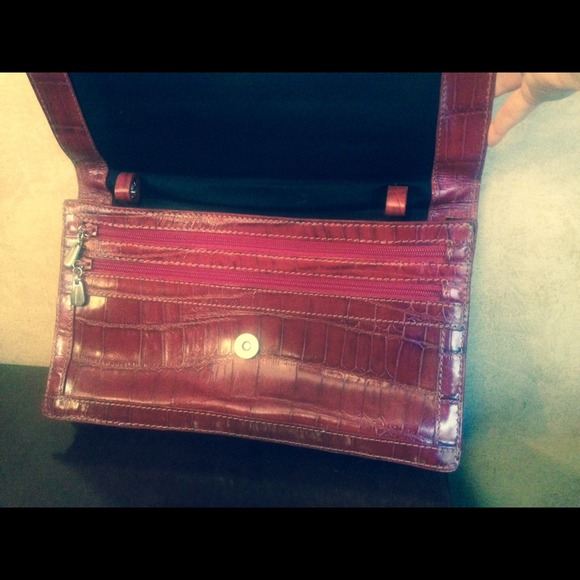 Enzo angiolini croc embossed leather clutch - Picture 3 of 3
