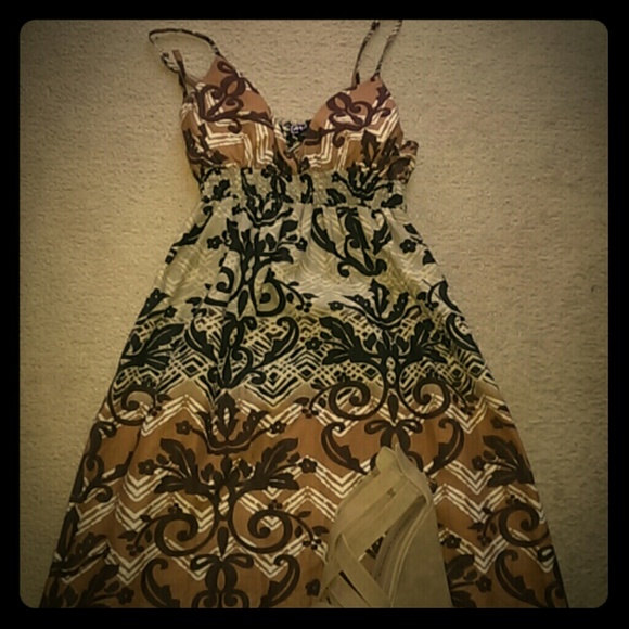 ⛔***SOLD*** ⛔Maxi dress - super cute