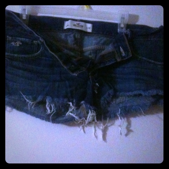 Hollister fray shorts⛔ON HOLD TILL FRIDAY⛔