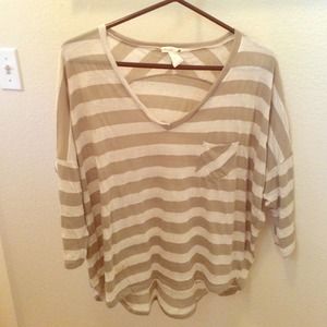 Quarter sleeve everyday stripped top