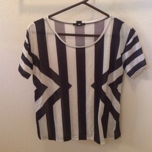 Trendy black and white top