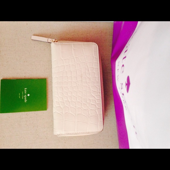 SOLD❌❌❌Kate spade wallet - Picture 2 of 4
