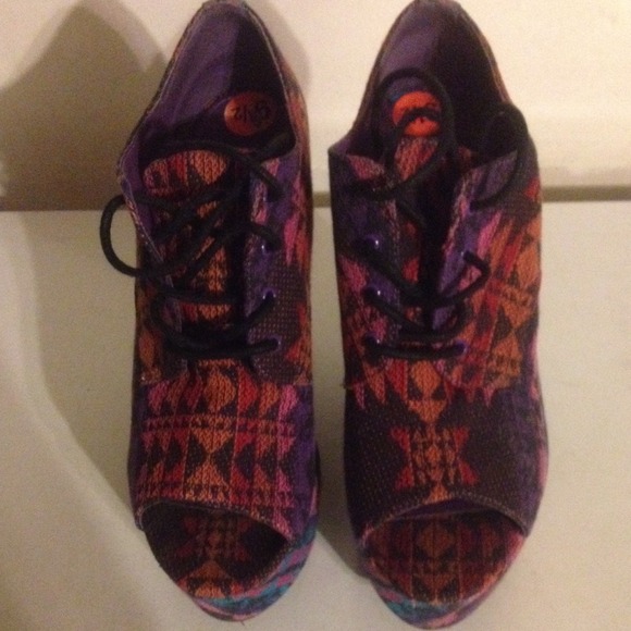 Colorful peep toe booties