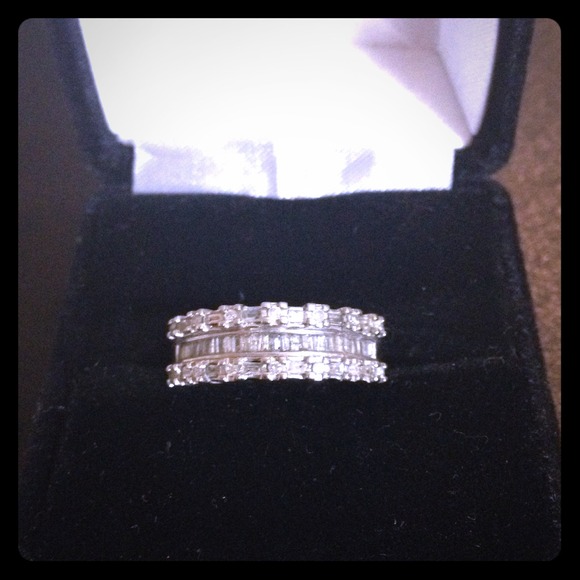 10kt White Gold and 1/2 Carat Diamond Ring