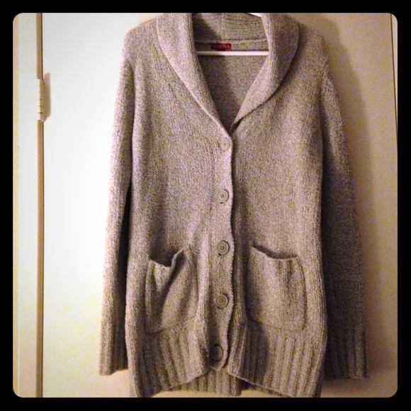 🚺 Sweater