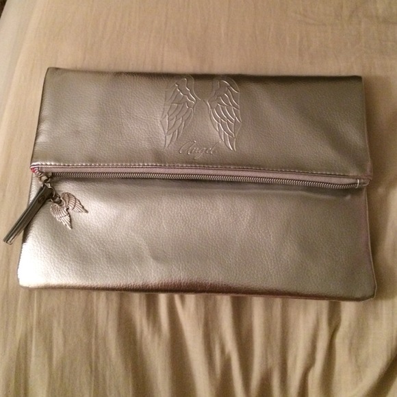Sliver fold over clutch from VS