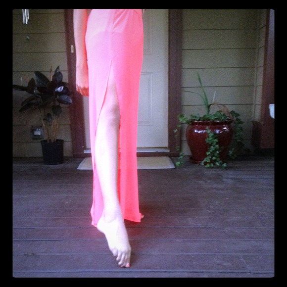 Hot pink long skirt with a cut down on each side - Picture 1 of 1