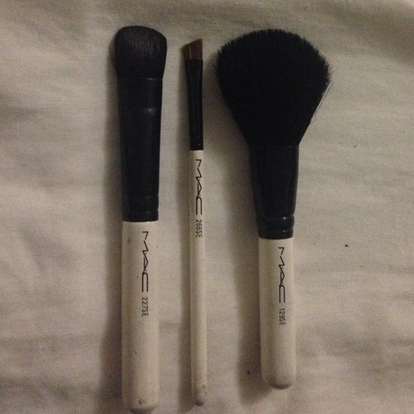 Authentic mac brushes*reduced**