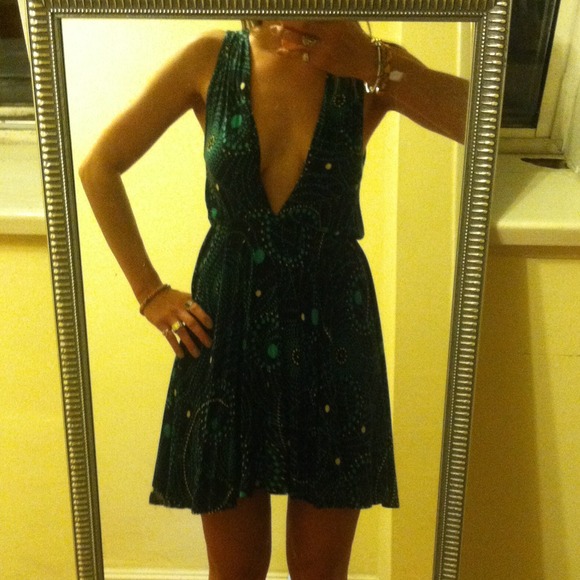 Jully Kang Deep Plunge V Neck dress - Picture 3 of 4