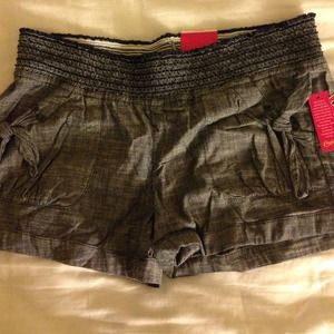 Simple, casual shorts that can be dressed up.