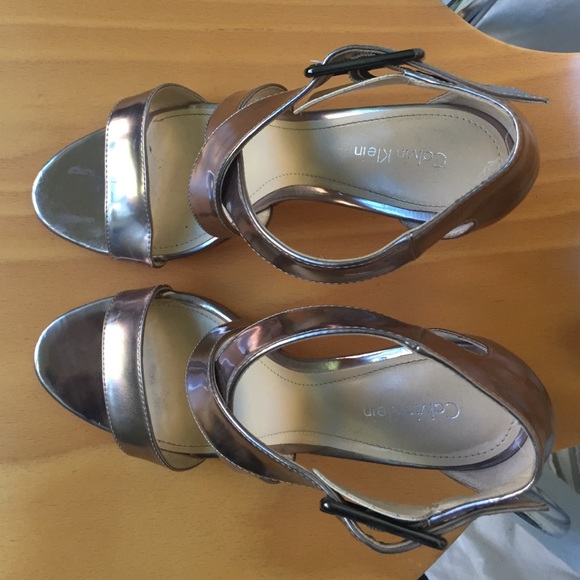 Calvin Klein SEXY metallic heels - Picture 3 of 4