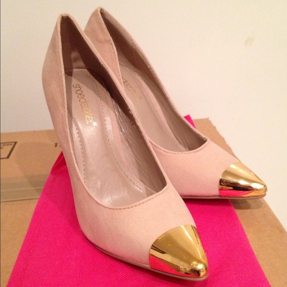 Brand New! Nude suede cap toe pumps