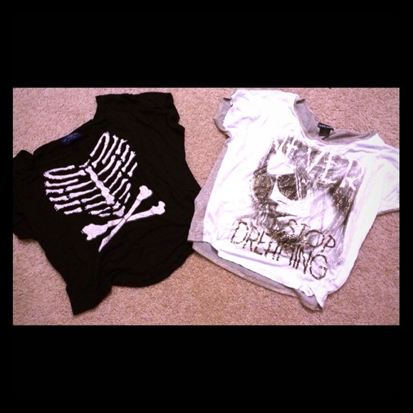 2 crop tops!