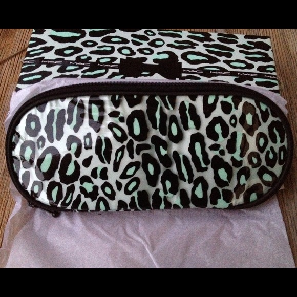🔻FINAL PRICE DROP! MAC Makeup Brush BAG