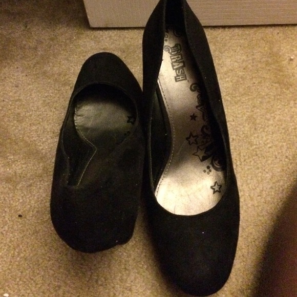 Heels. - Picture 3 of 3