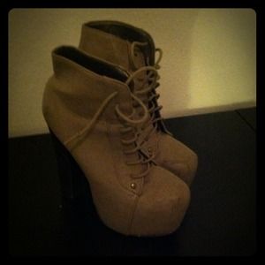 "Jeffrey campbell-esque" heeled boots