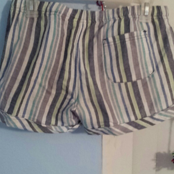 ∆SOLD∆ Striped tied shorts - Picture 2 of 2