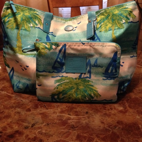 #128  New Coach Beach Scene Weekender/ Pouch