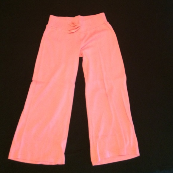 Bebe Capris