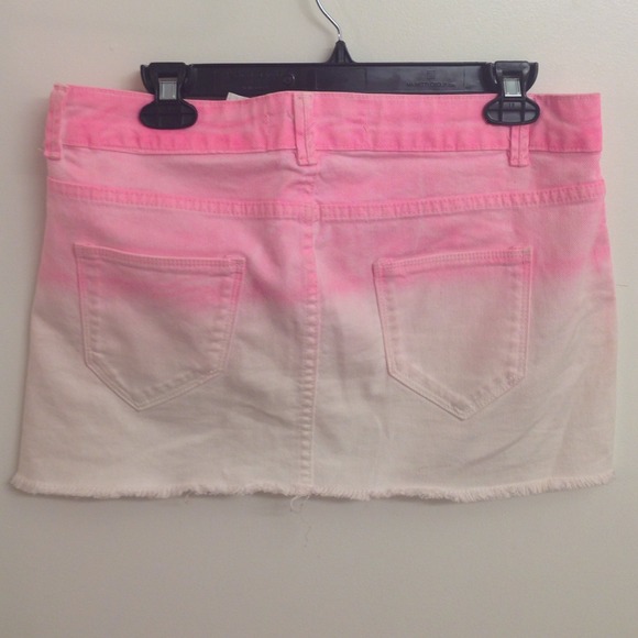 Pink and white washed denim skirt. - Picture 2 of 3