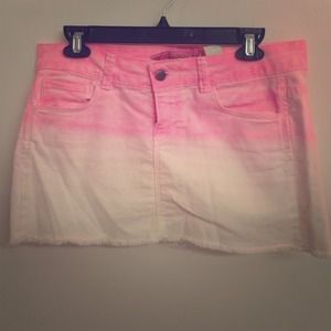 Pink and white washed denim skirt.
