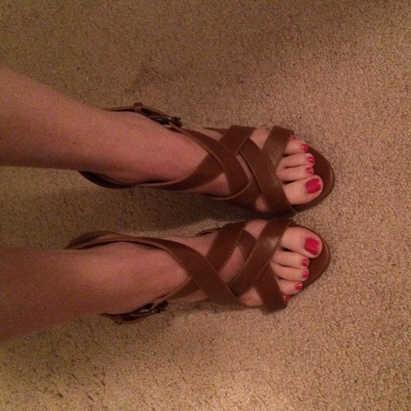 Cute summer heels! - Picture 4 of 4