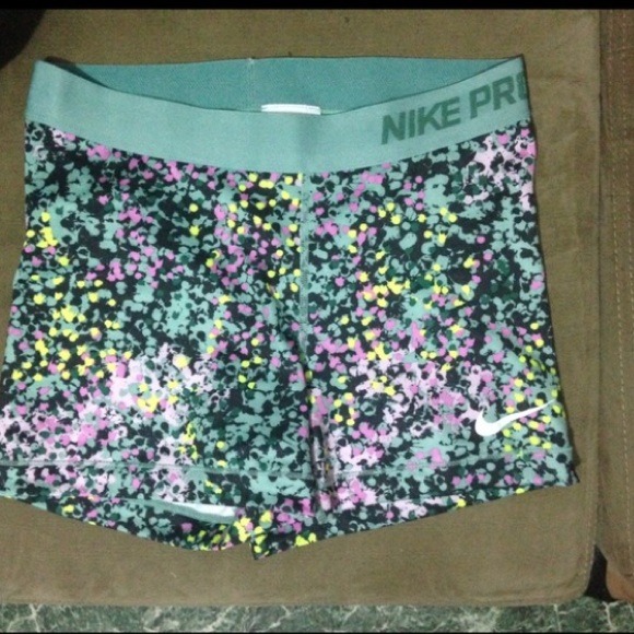 Nike pro bundle