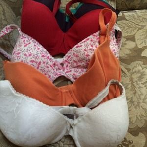 6 Bras 5$ each or all for 25$