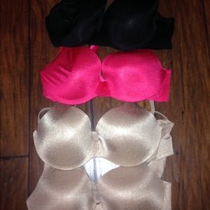 Victoria's Secret 34D "incredible" bras