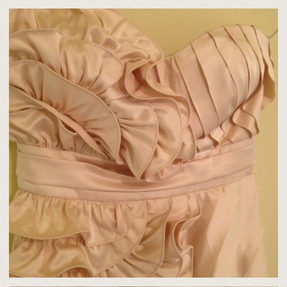 ❌SOLD❌Cream Ruffled Strapless Dress - Picture 2 of 4