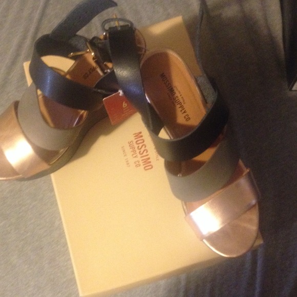 Heels ! - Picture 2 of 2