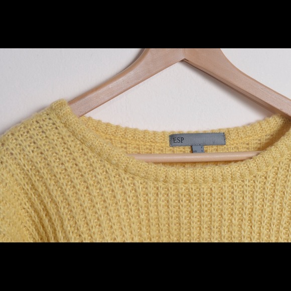 Cropped Sweater - Picture 2 of 4