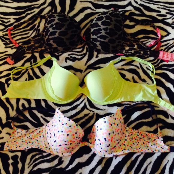 3 Bras! 32D 32 D Victoria's Secret/Betsey Johnson