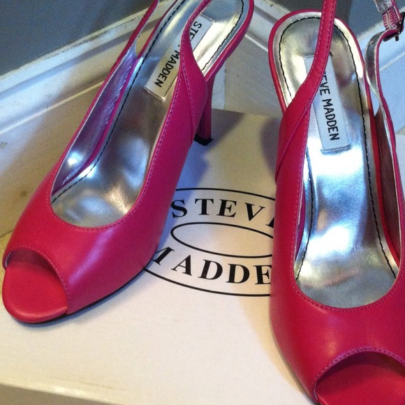 Steve Madden - Picture 2 of 2