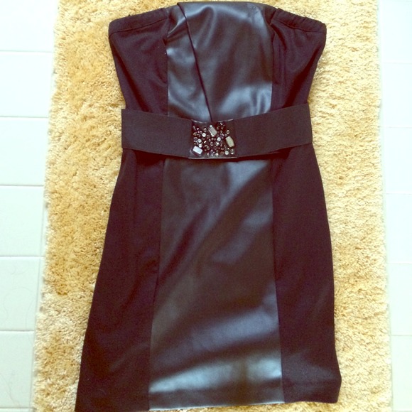 Guess strapless dress with leather accent and belt