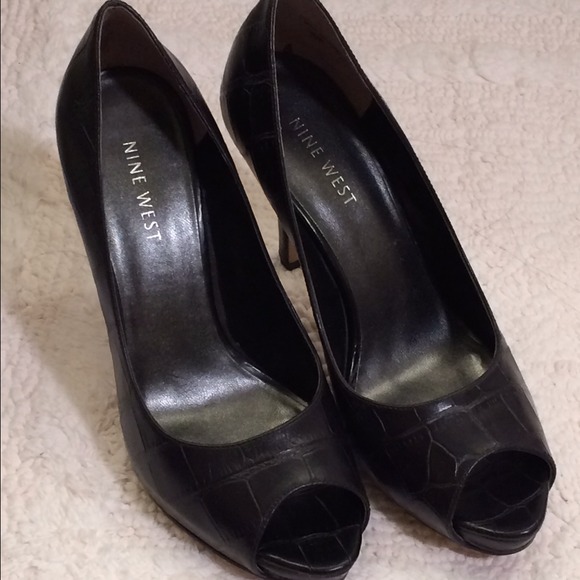 Reserve for @chicissme.Nine West pumps ,size 6-1/2
