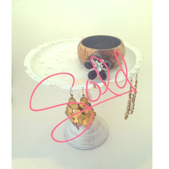 Jewelry stand