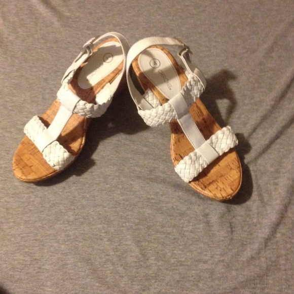 Girls Sandals - Picture 2 of 3