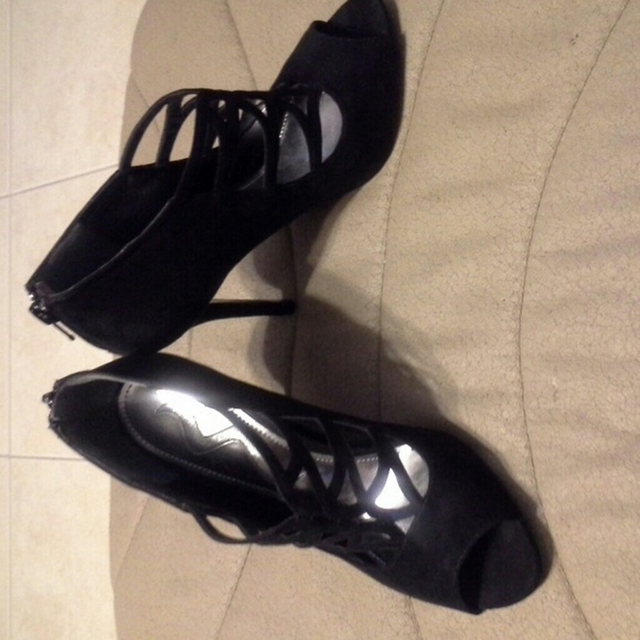 Nina High heels - Picture 1 of 3