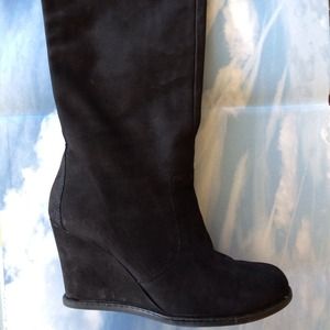 Me Too black suede boots