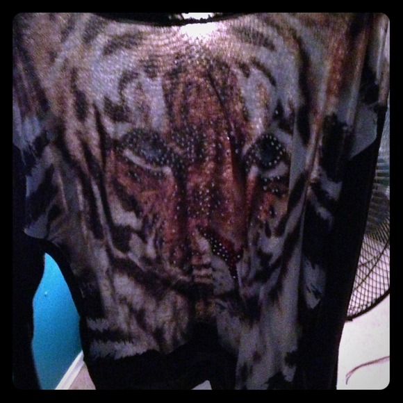 Tiger shirt never worn BUNDLE