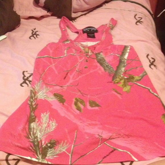 Camo tank