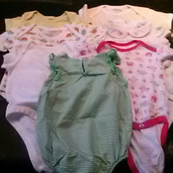 Baby girl onsies - Picture 3 of 3