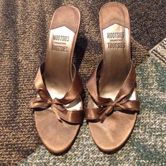 Shoes - Picture 2 of 3