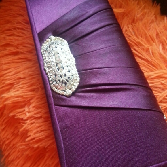 purple clutch (sale,swap, negotiate)
