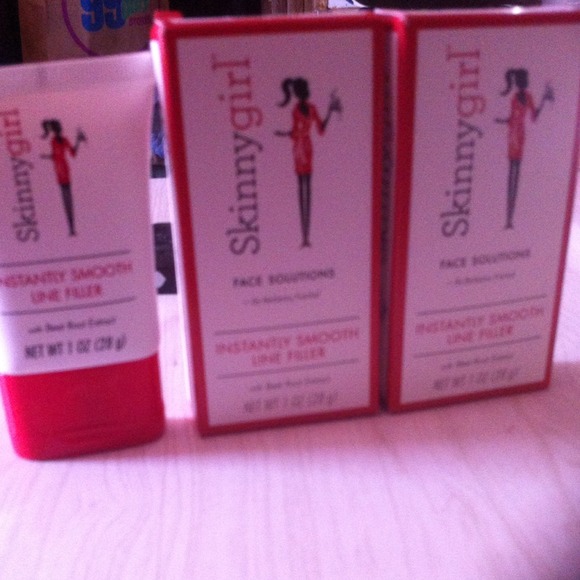 Instantly smooth eye filler!gift