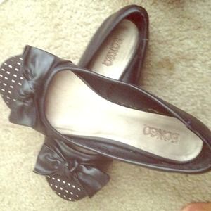 Studded bow flats