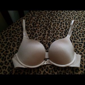 32B push up American Eagle bra (never worn)